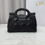 Dior Lady Dior Mini Bag – Quilted Leather, Gold-Tone Hardware, CD Clasp, Designer Tote with Removable Chain Strap - 图片 8