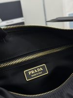Prada-Style Leather & Nylon Tote Handbag – Minimalist Top Handle Bag with Triangular Logo – Designer-Inspired Shoulder Bag for Women - 图片 8