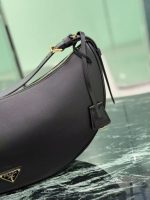 Prada-Style Leather & Nylon Tote Handbag – Minimalist Top Handle Bag with Triangular Logo – Designer-Inspired Shoulder Bag for Women - 图片 5