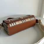 Burberry Mini Top Handle Bag – Iconic Check Pattern, Leather Trim, Gold Hardware, Designer Handbag - 图片 6