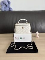 Chanel-Style Mini Vanity Bag – White Quilted Leather with Top Handle & Silver-Tone Chain