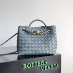 Bottega Veneta Mini Pouch Bag – Iconic Intrecciato Weave, Neutral Color Palette, Leather Tote, Designer Handbag - 图片 8