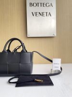 Bottega Veneta Cassette Bag – Iconic Box-Weave Design, Multi-Color Options, Leather Tote, Designer Handbag - 图片 15