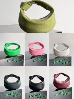 Bottega Veneta Crocodile-Embossed Knot Bag – Bold Colors, Alligator Texture, Designer Hobo, Luxury Handbag - 图片 13