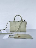 Bottega Veneta Cassette Bag – Iconic Box-Weave Design, Multi-Color Options, Leather Tote, Designer Handbag - 图片 14