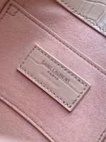 Saint Laurent-Style Tote Bag – Burgundy Quilted Leather with Metallic YSL Logo & Dual Handles – Designer-Inspired Work & Travel Bag for Women - 图片 5