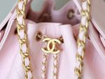 Chanel-Style Gabrielle Hobo Bag – Light Blue Quilted Leather with Gold-Tone Chain & Dual Strap Design - 图片 9