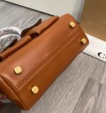 COACH Mini Leather Tote Bag – Caramel Brown, Dual Flap Pockets, Gold-Tone Hardware, Designer Crossbody Bag - 图片 8