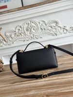 Celine-Style Mini Box Bag – Iconic Lock Clasp, Smooth Leather, Designer Crossbody with Top Handle in Multiple Colors - 图片 4