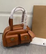 COACH Mini Leather Tote Bag – Caramel Brown, Dual Flap Pockets, Gold-Tone Hardware, Designer Crossbody Bag - 图片 4