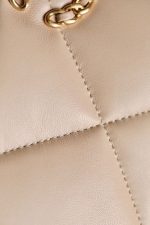 "Premium Quilted Leather – Soft, High-Quality Material with Iconic Diamond Stitching for Long-Lasting Luxury – Elegant and durable. Gold-Tone CC Logo Clasp – Signature Detail That Adds Brand Recognition and Visual Impact – Classic touch. Adjustable Chain-and-Leather Strap – Wear Crossbody or Over the Shoulder for Maximum Versatility – From day to night. Top Handle Design – Elegant Hand-Carry Option for Formal Occasions – Sophisticated and refined. Compact Size – Ideal for Daily Essentials and Fashion Statements – Portable and practical." - 图片 3