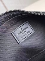 Louis Vuitton-Style New Moon Bag – Black Monogram Leather with Sleek Design & Adjustable Strap (M47158) - 图片 5