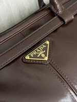 Prada-Style Leather & Nylon Tote Handbag – Minimalist Top Handle Bag with Triangular Logo – Designer-Inspired Shoulder Bag for Women - 图片 10