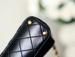 Chanel-Style Mini Flap Bag – Black Glossy Leather with Gold-Tone CC Logo & Top Handle - 图片 8