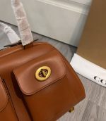 COACH Mini Leather Tote Bag – Caramel Brown, Dual Flap Pockets, Gold-Tone Hardware, Designer Crossbody Bag - 图片 5