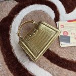 Dolce & Gabbana-Style Crocodile-Embossed Flap Bag – Metallic DG Logo Clasp (4 Colors Available) - 图片 9