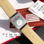 Cartier Tank Solo – Women's 18K Rose Gold Watch with White Dial, Roman Numerals, and Black Alligator Strap - 图片 4