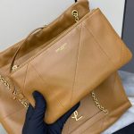 Saint Laurent-Style Tote Bag – Burgundy Quilted Leather with Metallic YSL Logo & Dual Handles – Designer-Inspired Work & Travel Bag for Women - 图片 7