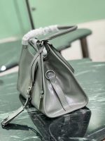 Prada-Style Leather & Nylon Tote Handbag – Minimalist Top Handle Bag with Triangular Logo – Designer-Inspired Shoulder Bag for Women - 图片 7