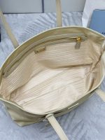 Prada-Style Leather & Nylon Tote Handbag – Minimalist Top Handle Bag with Triangular Logo – Designer-Inspired Shoulder Bag for Women - 图片 6