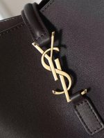 Saint Laurent-Style Tote Bag – Burgundy Quilted Leather with Metallic YSL Logo & Dual Handles – Designer-Inspired Work & Travel Bag for Women - 图片 7