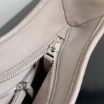 Bottega Veneta Beige Intrecciato Pouch Bag – Iconic Weave, Soft Silhouette, Leather Hobo, Designer Handbag - 图片 8