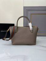 Prada-Style Leather & Nylon Tote Handbag – Minimalist Top Handle Bag with Triangular Logo – Designer-Inspired Shoulder Bag for Women - 图片 8