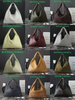 Bottega Veneta Large Intrecciato Hobo Bag – Iconic Weave, Sculptural Silhouette, Leather Tote, Designer Handbag - 图片 22