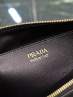 Prada-Style Leather & Nylon Tote Handbag – Minimalist Top Handle Bag with Triangular Logo – Designer-Inspired Shoulder Bag for Women - 图片 7