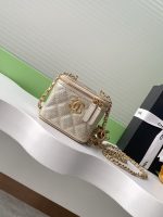 Chanel-Style Mini Box Bag – Quilted Caviar Leather with Gold-Tone Chain & CC Logo (6 Colors Available) - 图片 11