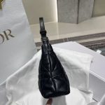 Dior Quilted Shoulder Bag – Iconic Diamond Stitching, Soft Calfskin Leather, Designer Hobo with Adjustable Strap - 图片 5