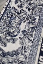 Dior Book Tote Bag – Toile de Jouy Print, Structured Canvas, Iconic Dior Design, Designer Tote with Top Handles - 图片 4