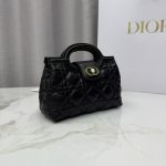 Dior Lady Dior Mini Bag – Quilted Leather, Gold-Tone Hardware, CD Clasp, Designer Tote with Removable Chain Strap - 图片 6