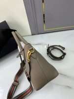 Prada-Style Leather & Nylon Tote Handbag – Minimalist Top Handle Bag with Triangular Logo – Designer-Inspired Shoulder Bag for Women - 图片 6