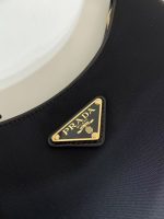 Prada-Style Leather & Nylon Tote Handbag – Minimalist Top Handle Bag with Triangular Logo – Designer-Inspired Shoulder Bag for Women - 图片 8