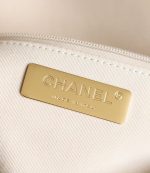 "Premium Quilted Leather – Soft, High-Quality Material with Iconic Diamond Stitching for Long-Lasting Luxury – Elegant and durable. Gold-Tone CC Logo Clasp – Signature Detail That Adds Brand Recognition and Visual Impact – Classic touch. Adjustable Chain-and-Leather Strap – Wear Crossbody or Over the Shoulder for Maximum Versatility – From day to night. Top Handle Design – Elegant Hand-Carry Option for Formal Occasions – Sophisticated and refined. Compact Size – Ideal for Daily Essentials and Fashion Statements – Portable and practical." - 图片 7