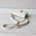 COACH C Logo Flap Bag – White Leather, Minimalist Design, Signature C Hardware, Designer Crossbody Bag - 图片 8