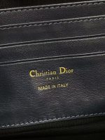 Dior Oblique Print Chain Crossbody Bag – Iconic Monogram Canvas, Gold-Tone CD Clasp, Designer Shoulder Bag with Detachable Chain Strap - 图片 6