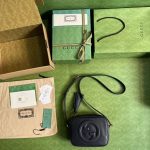 Gucci-Style Mini Crossbody Bag – Black Quilted Leather with 3D Interlocking GG Logo, Tassel Detail & Adjustable Strap - 图片 10