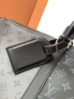 Louis Vuitton-Style Keepall Travel Duffel – Dark Gray Monogram Leather with Black Trim & Removable Shoulder Strap - 图片 10