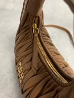 Miu Miu-Style Quilted Mini Bag – Iconic Diamond Stitching, Metallic Logo Detail, Designer Handbag with Detachable Strap in Multiple Colors - 图片 5