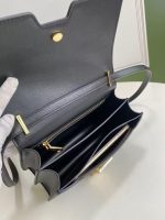 Burberry TB Monogram Mini Crossbody Bag – Black Grain Leather, Gold-Tone Logo Clasp, Designer Handbag - 图片 5