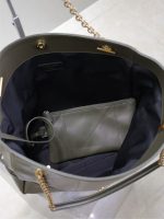 Saint Laurent-Style Tote Bag – Burgundy Quilted Leather with Metallic YSL Logo & Dual Handles – Designer-Inspired Work & Travel Bag for Women - 图片 2