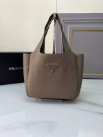 Prada-Style Taupe Leather Tote Bag – Pebbled Texture with Triangular Logo (Neutral Brown) - 图片 4