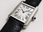 Cartier Tank Solo – Women's Stainless Steel Watch with White Dial, Roman Numerals, and Black Leather Strap - 图片 3
