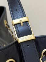 Chanel-Style Classic Hobo Bag Collection – Multi-Color Quilted Leather with Gold-Tone Chain & CC Logo - 图片 12