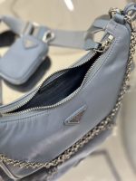 Prada-Style Leather & Nylon Tote Handbag – Minimalist Top Handle Bag with Triangular Logo – Designer-Inspired Shoulder Bag for Women - 图片 7