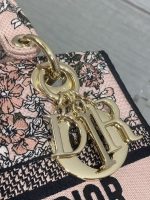 Dior Lady Dior Tote – Floral Print, Christian Dior Logo Stripe, Designer Handbag with Top Handle & Removable Strap - 图片 4