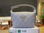Chanel-Style Mini Vanity Bag – Pale Blue Caviar Leather with Gold-Tone CC Logo & Dual Chain Strap - 图片 7