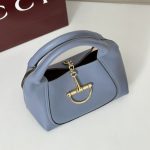 Gucci-Style Hobo Mini Handbag – Dusty Blue Pebbled Leather with Gold-Tone Metal Clasp & Curved Silhouette - 图片 8